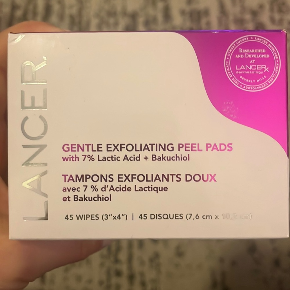 BNIB LANCER GENTLE EXFOLIATING PEEL PADS